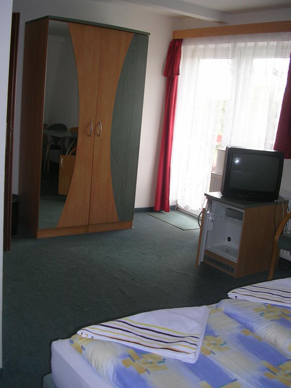 Alpokalja Panzió Étterem Kőszeg Camera foto